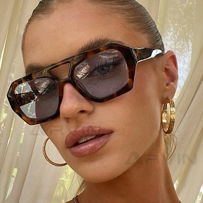 Double Bridges Chic Vintage Square Sunglasses
